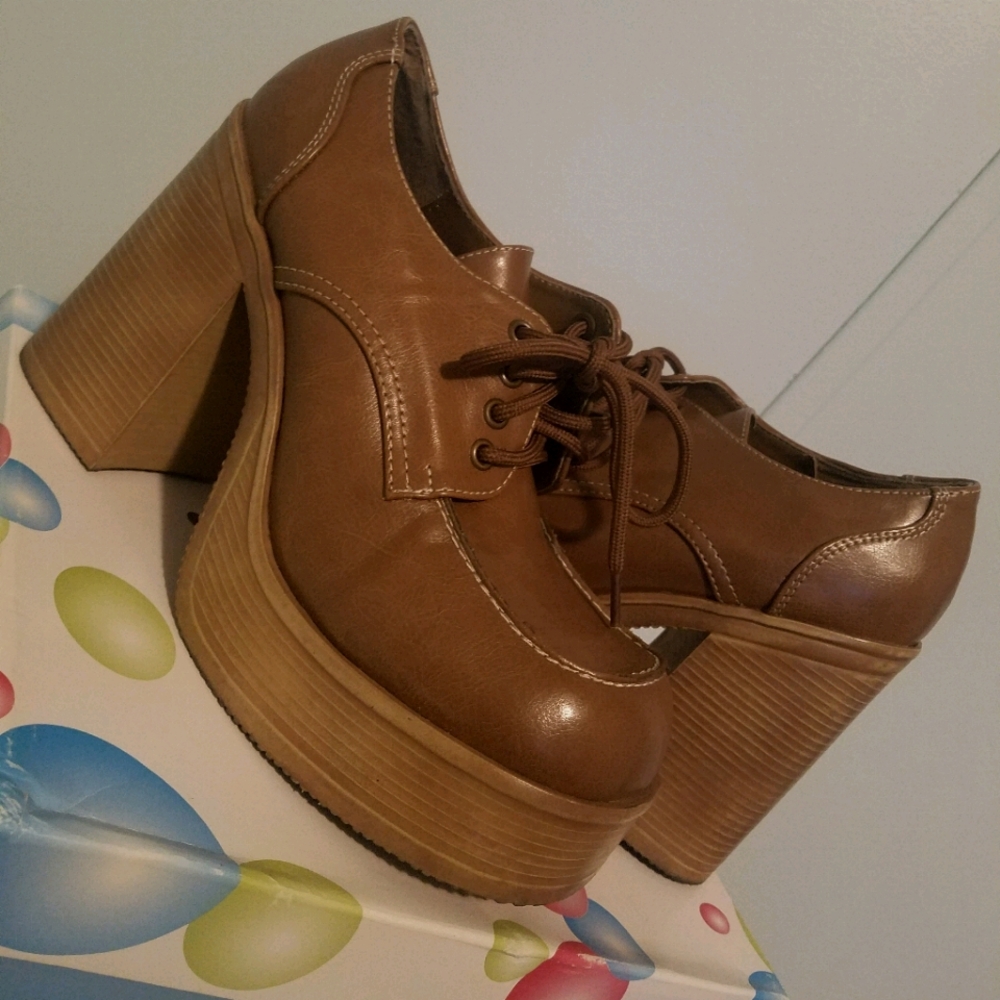 Brown Vintage High Heels | Brand: Soda | Size 10